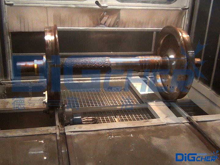 高速動(dòng)車組輪對(duì)除漆前后對(duì)比