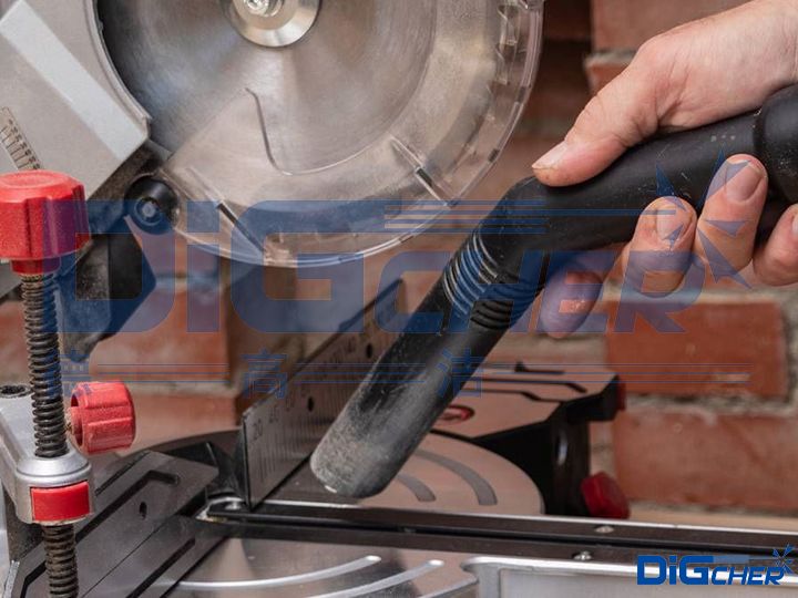 德高潔工業(yè)吸塵器在機械制造業(yè)的應用