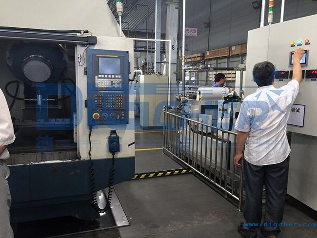 全自動數(shù)控高壓水去毛刺機